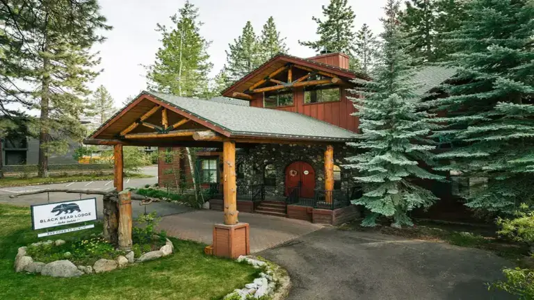 Black Bear Lodge Lake Tahoe Entrance