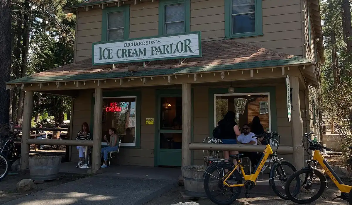 Camp Richardson Old Fashioned Ice Cream Parlor Lake Tahoe
