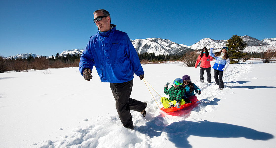 Snow Play Lake Tahoe - Family Sledding