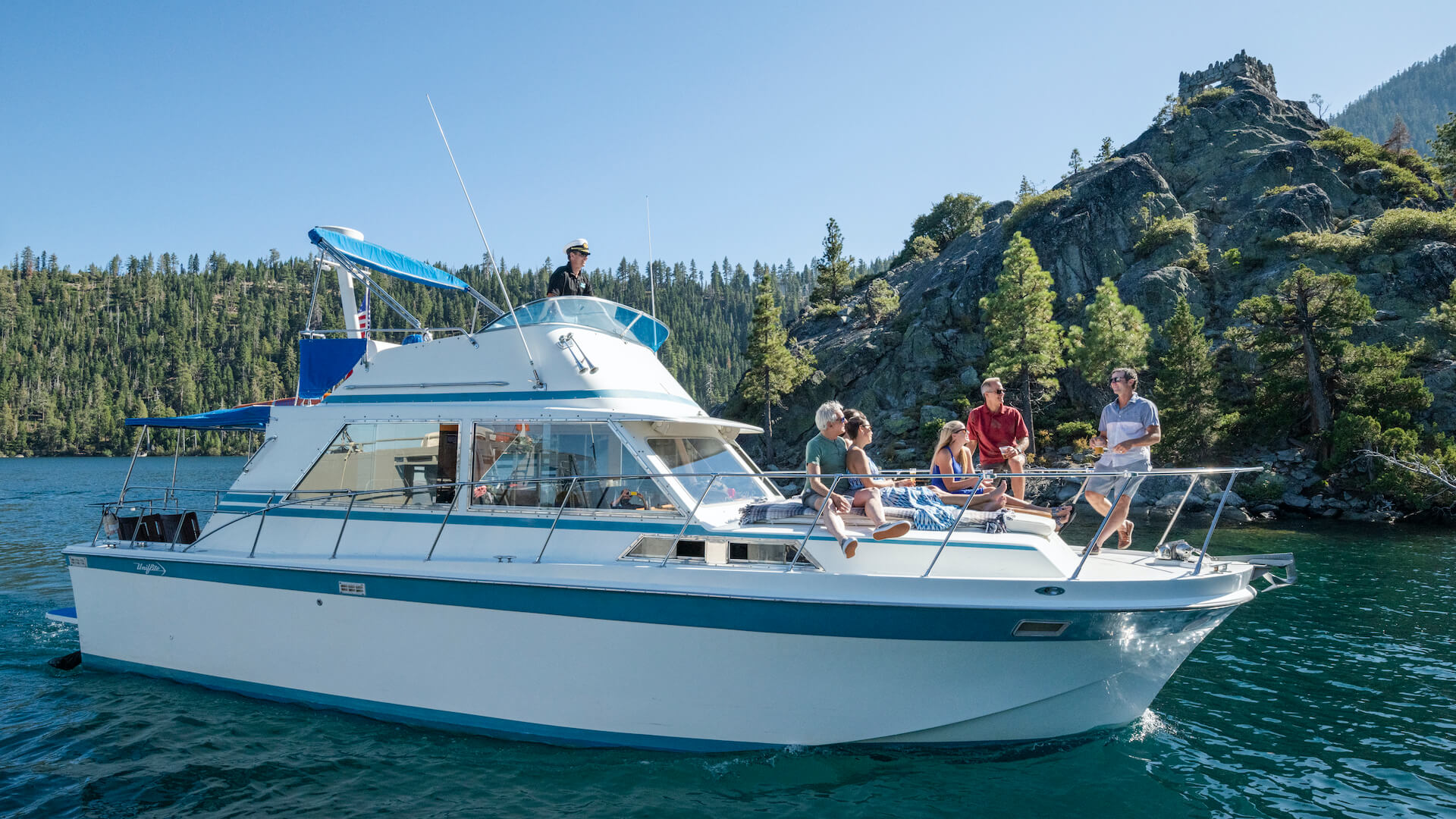 Private boat cruise in Emerald Bay - Rachid Dahnoun / LTVA