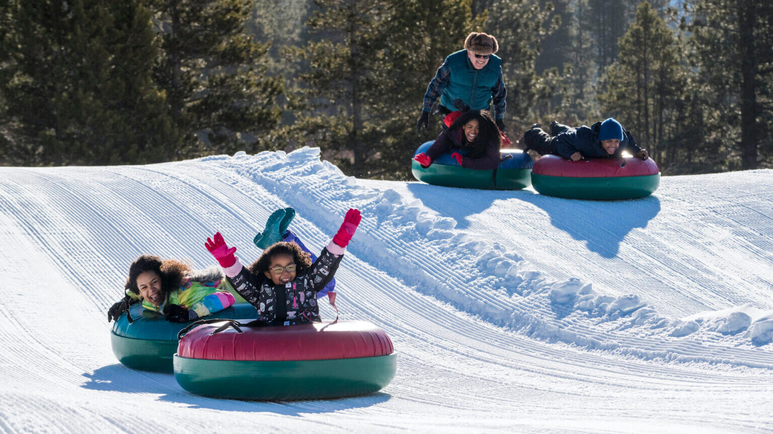 Family Snow Tubing at Stateline - Rachid Dahnoun / Lake Tahoe Visitors Authority