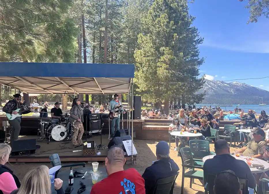 Live Music at the Grove on the Lake