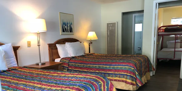 Cedar Inn & Suites